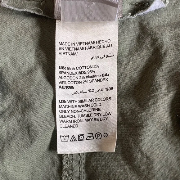 Chico’s stretchy crisp cotton shorts 16 - Picture 3 of 7